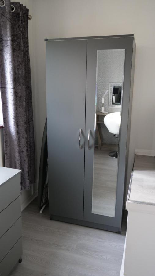 Milton Keynes Luxury Short Stay House With Wifi And Free Parking Wolverton  Exterior photo