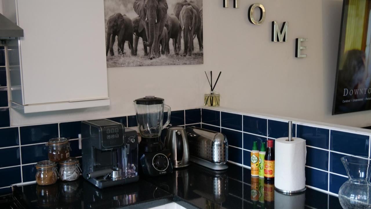 Milton Keynes Luxury Short Stay House With Wifi And Free Parking Wolverton  Exterior photo