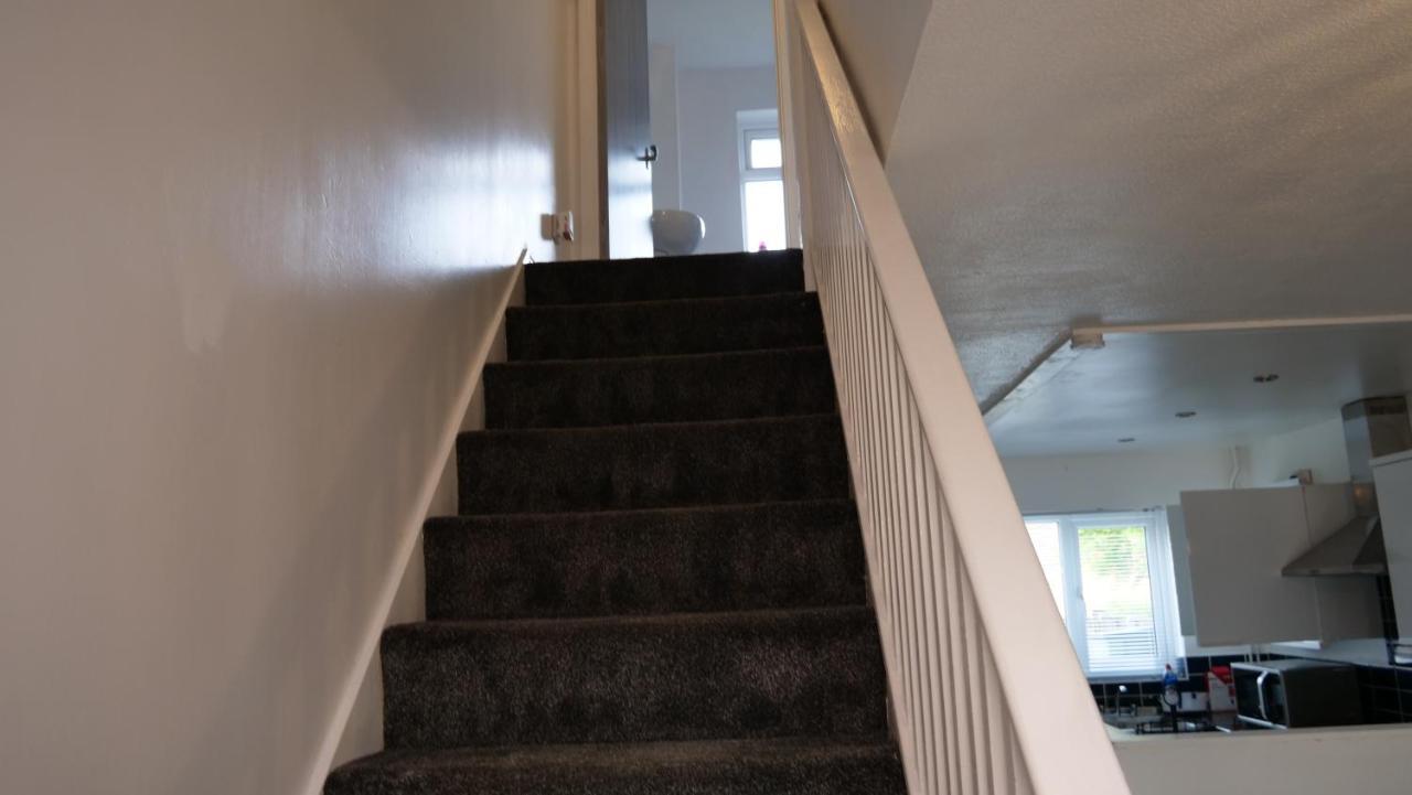 Milton Keynes Luxury Short Stay House With Wifi And Free Parking Wolverton  Exterior photo